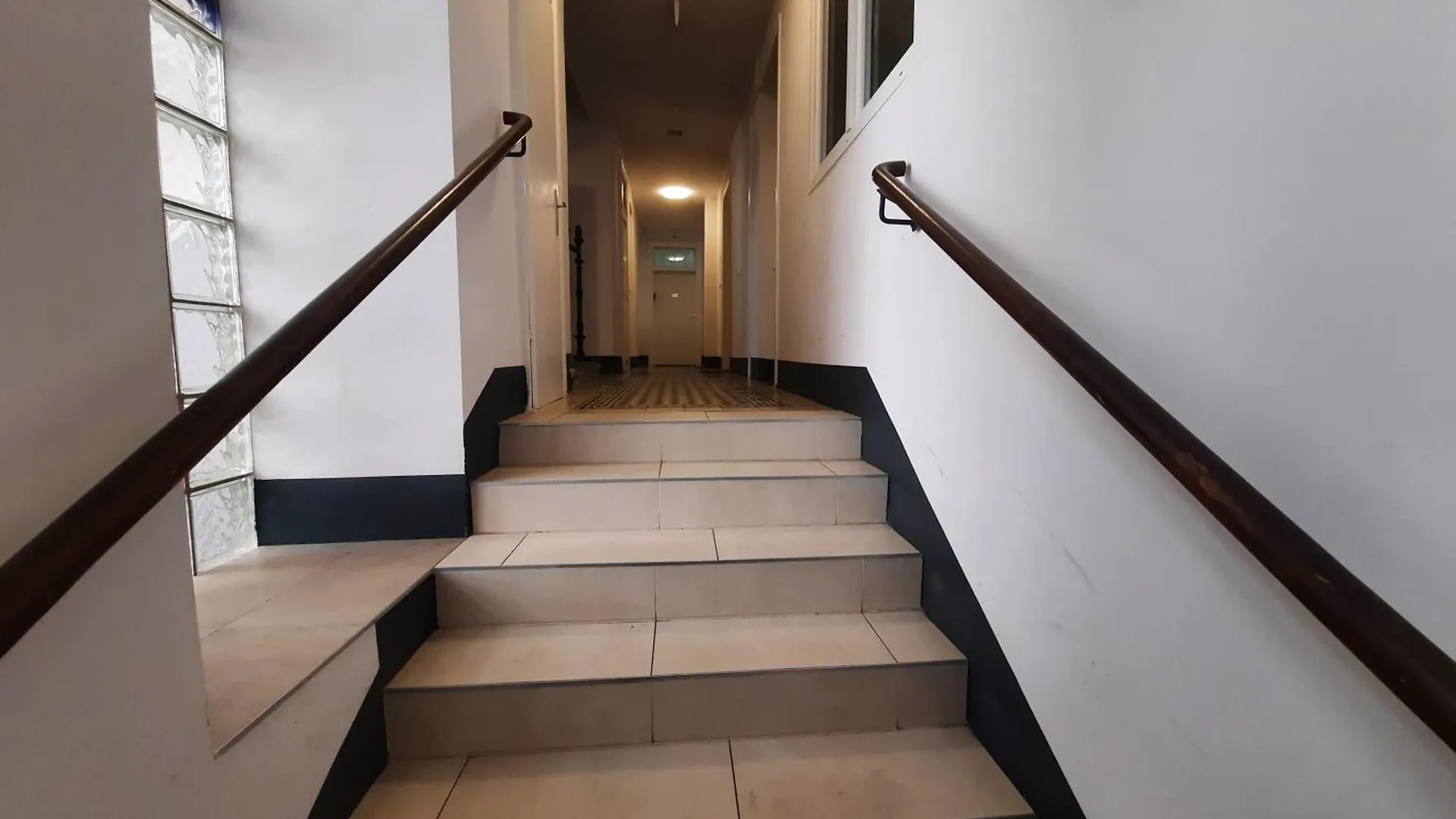 Urban Living Josefstadt - Roadhouse Apartments Vienna 0*,  Austria