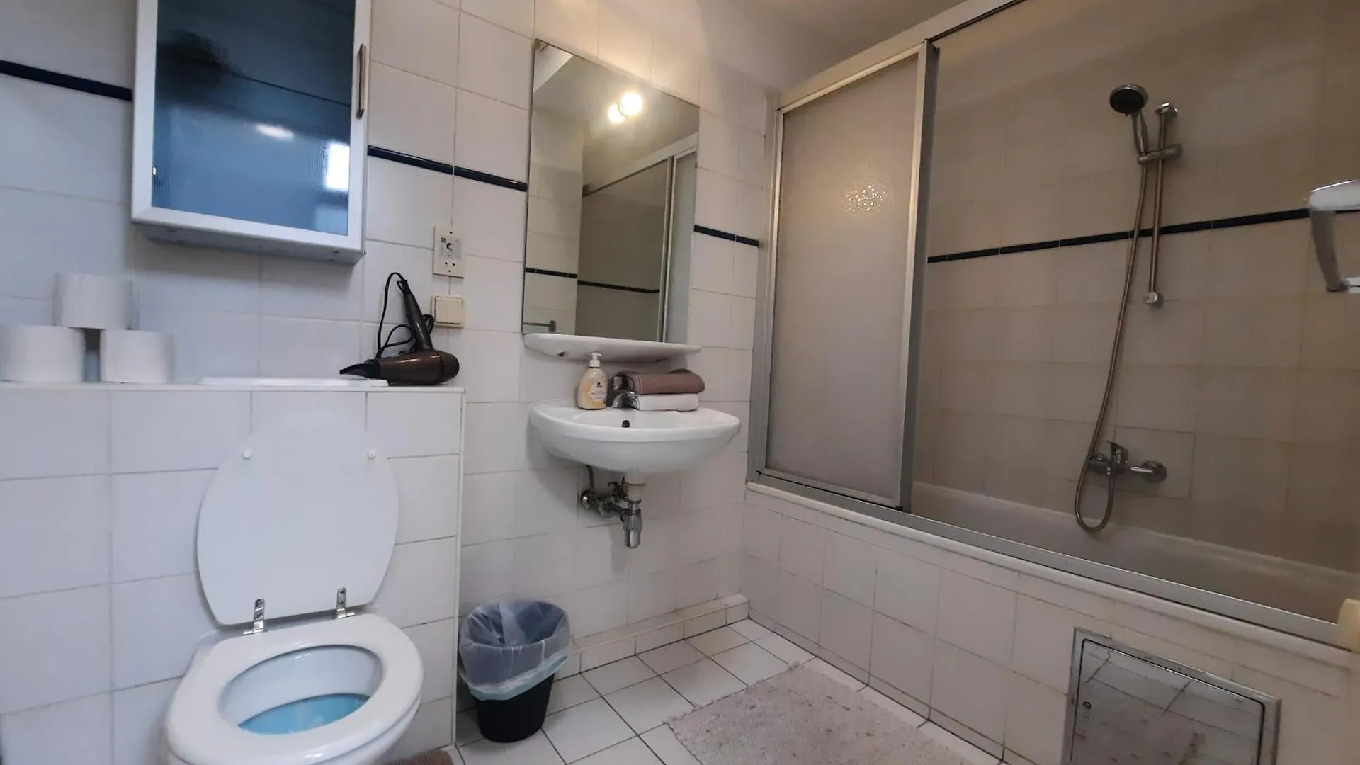 Aparthotel Urban Living Josefstadt - Roadhouse Apartments Vienna Austria
