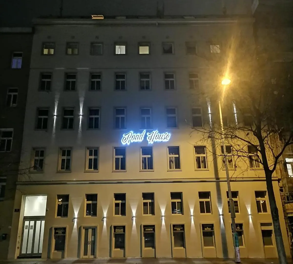 Urban Living Josefstadt - Roadhouse Apartments Vienna Aparthotel