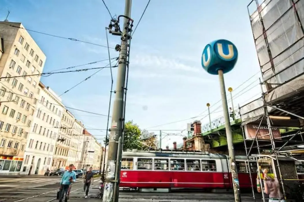 Апарт-отель Urban Living Josefstadt - Roadhouse Apartments Вена