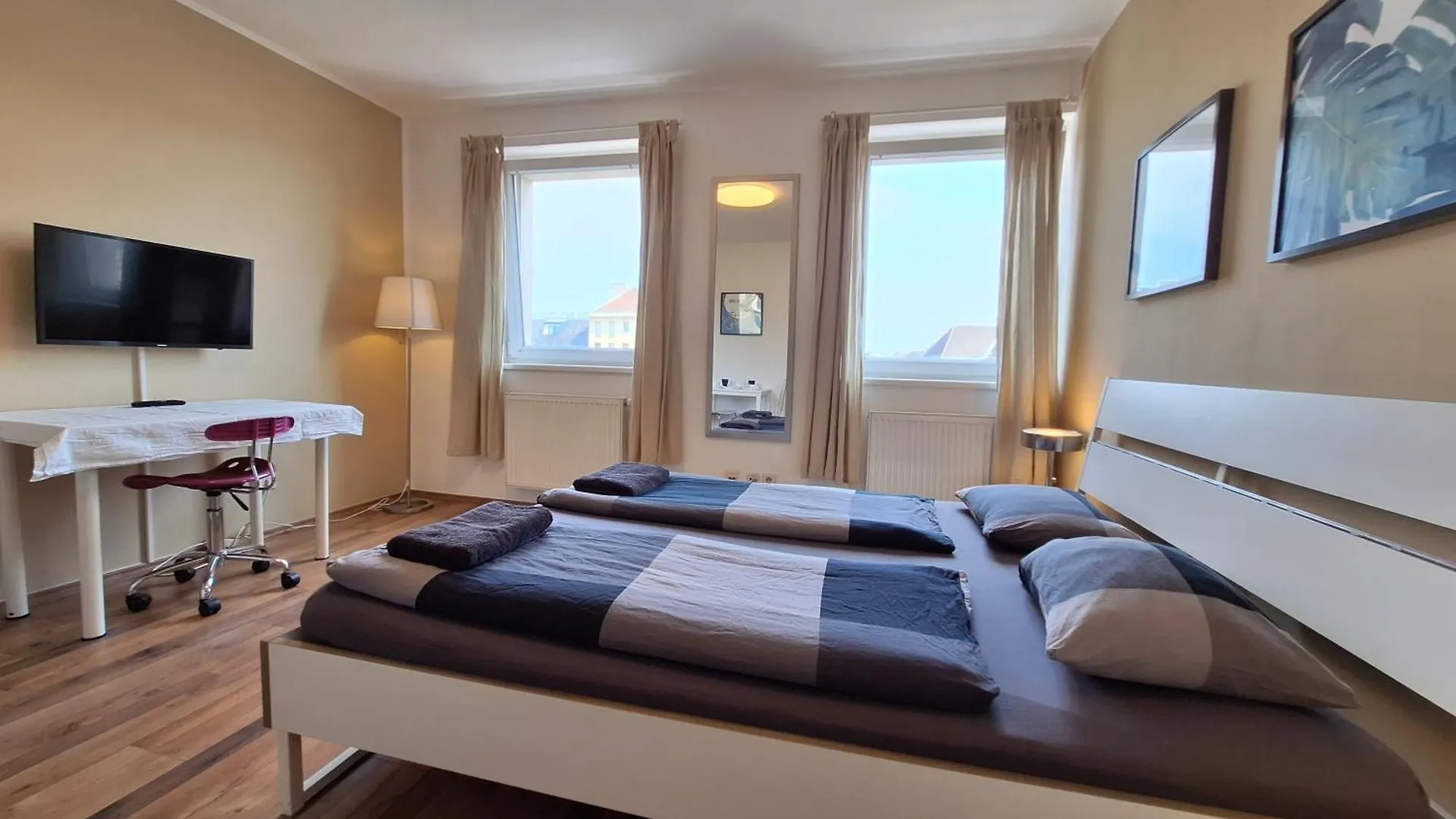 Aparthotel Urban Living Josefstadt - Roadhouse Apartments Vienna Austria