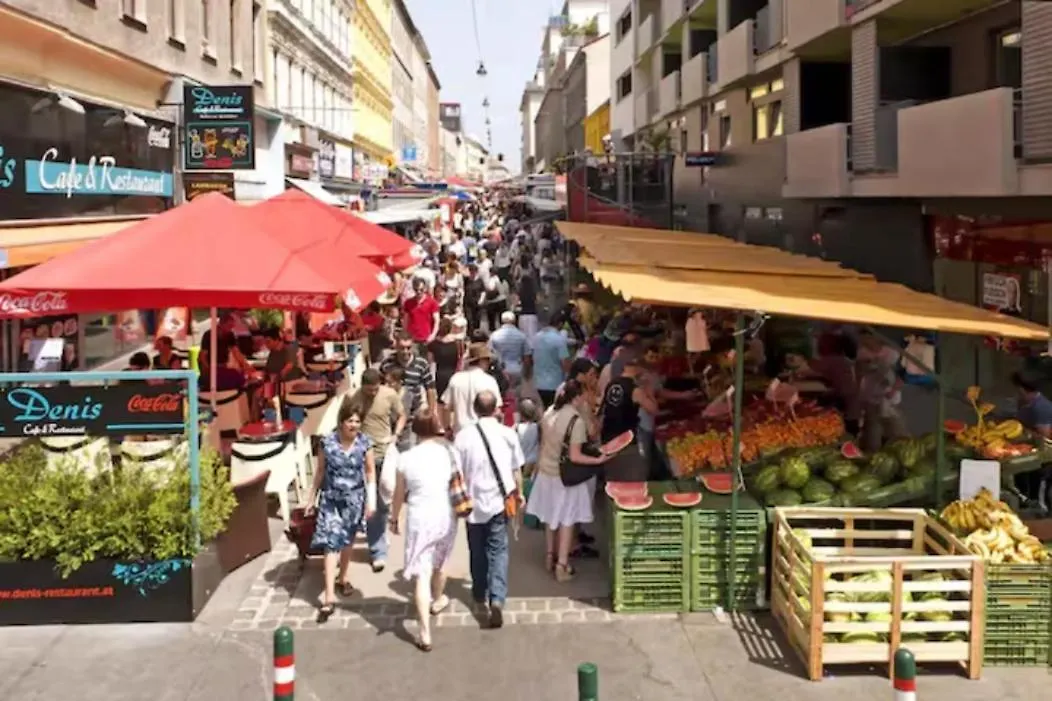 Urban Living Josefstadt - Roadhouse Apartments Вена Апарт-отель