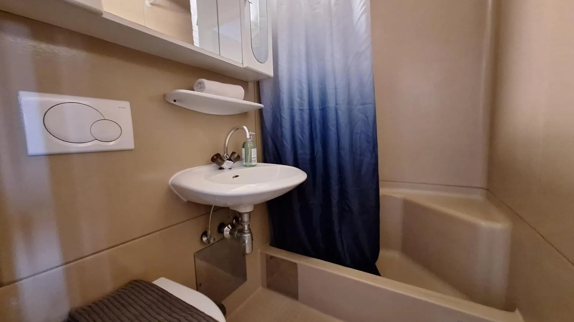 Urban Living Josefstadt - Roadhouse Apartments 维也纳